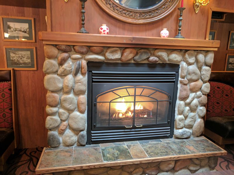 Buzz Inn Steakhouse - Lake Stevens interior